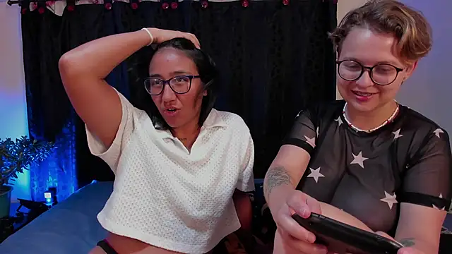 Snapshot of CrazyCakes_ chatting on October 3, 2025, 5:42 am CrazyCakes  online show from October 3, 2025, 5:42 am