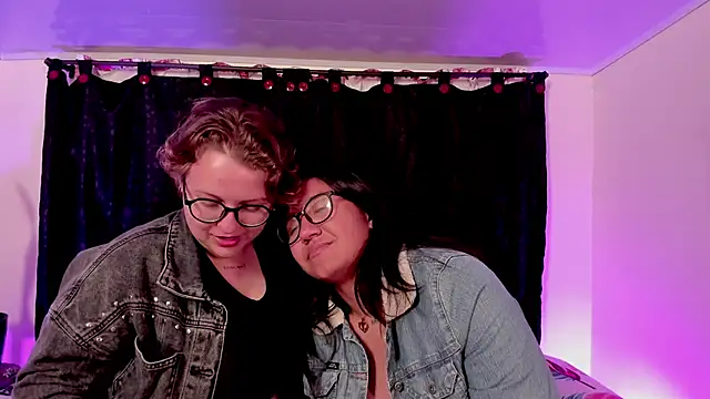 CrazyCakes  online show from February 7, 2026, 2:52 am