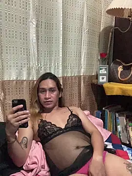 pretty TRANSjona online show from April 10, 2026, 7:54 pm