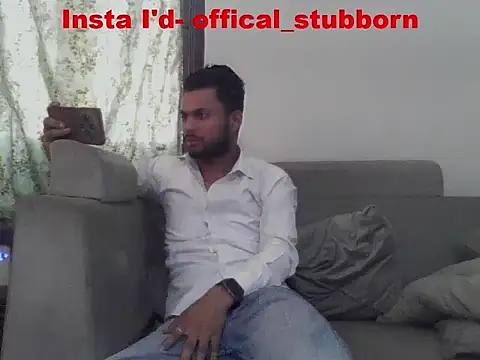 ursdreamperson online show from April 14, 2026, 1:43 am