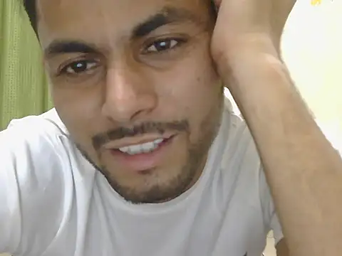 ursdreamperson online show from May 25, 2026, 2:27 pm