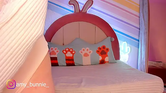 Snapshot of Amy_Bunnie_18 chatting on September 16, 2025, 5:36 pm Amy Bunnie 18 online show from September 16, 2025, 5:36 pm