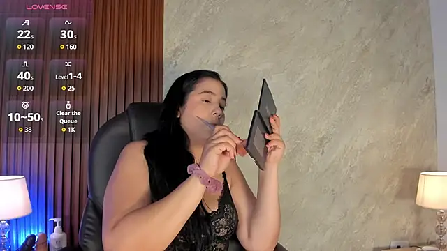 Snapshot of _Cris_Spicy_ chatting on October 18, 2025, 5:37 pm Cris Spicy online show from October 18, 2025, 5:37 pm