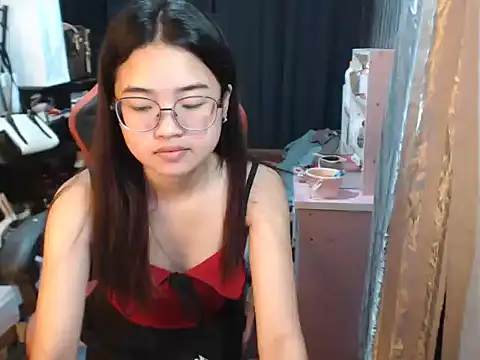 Snapshot of urhoneybunny25 chatting on October 15, 2025, 12:53 am urhoneybunny25 online show from October 15, 2025, 12:53 am