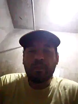 Snapshot of Lujor chatting on April 23, 2026, 10:44 pm Lujor online show from April 23, 2026, 10:44 pm