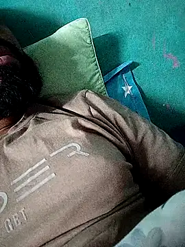 Snapshot of amitkumarkangra chatting on November 12, 2025, 5:28 pm amitkumarkangra online show from November 12, 2025, 5:28 pm