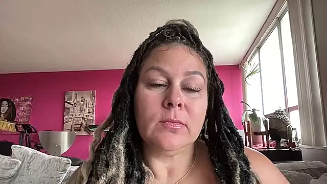 number1slut online show from May 12, 2026, 4:02 pm