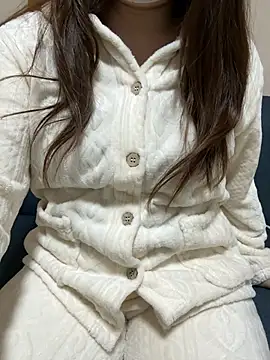 mayu06000 online show from December 19, 2025, 5:37 pm