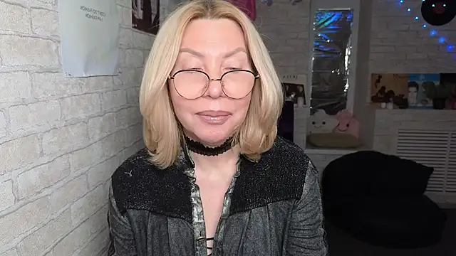 Snapshot of Wendy_Waves chatting on October 2, 2025, 12:30 pm Wendy Waves online show from October 2, 2025, 12:30 pm