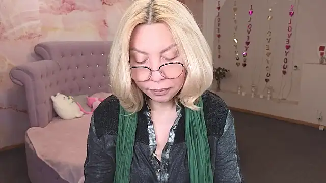 Snapshot of Wendy_Waves chatting on October 4, 2025, 10:50 am Wendy Waves online show from October 4, 2025, 10:50 am