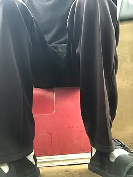 cuminsidebby online show from April 13, 2026, 6:39 am