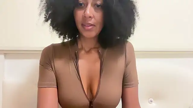 Vaylisse online show from November 2, 2025, 6:13 pm