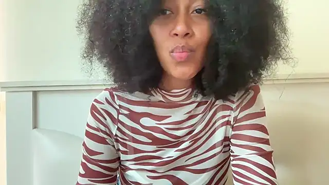 Vaylisse online show from October 3, 2025, 6:15 am