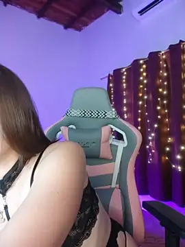 Snapshot of AlejaTacoa_ chatting on May 12, 2026, 3:25 am AlejaTacoa online show from May 12, 2026, 3:25 am