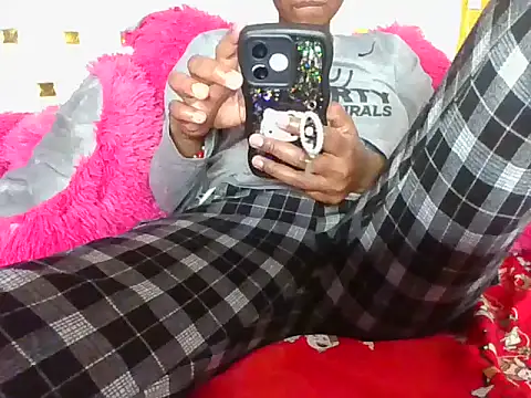 Snapshot of Nodia32 chatting on October 28, 2025, 4:50 pm Nodia32 online show from October 28, 2025, 4:50 pm