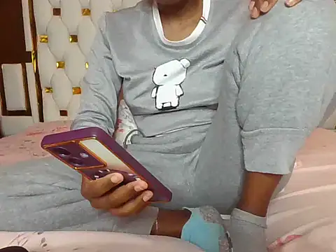 Snapshot of Nodia32 chatting on September 24, 2025, 11:32 pm Nodia32 online show from September 24, 2025, 11:32 pm