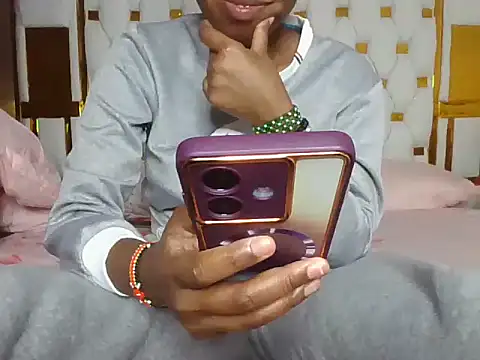 Snapshot of Nodia32 chatting on September 24, 2025, 11:28 am Nodia32 online show from September 24, 2025, 11:28 am