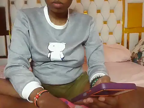 Snapshot of Nodia32 chatting on September 27, 2025, 8:53 am Nodia32 online show from September 27, 2025, 8:53 am