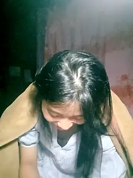 Phuongphuongg online show from November 15, 2025, 1:37 pm