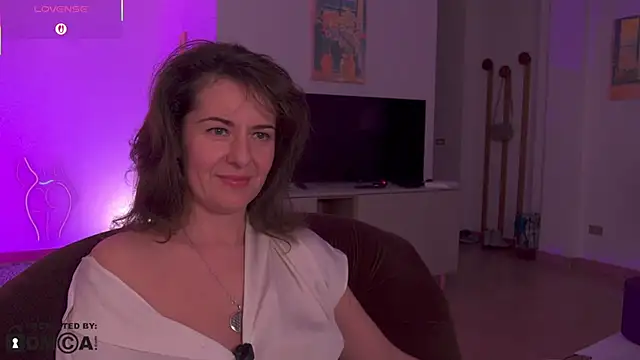 Snapshot of Witch_in_Silk chatting on November 19, 2025, 4:07 pm Witch in Silk online show from November 19, 2025, 4:07 pm