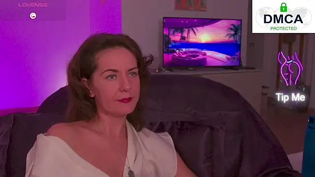 Snapshot of Witch_in_Silk chatting on September 18, 2025, 6:22 pm Witch in Silk online show from September 18, 2025, 6:22 pm