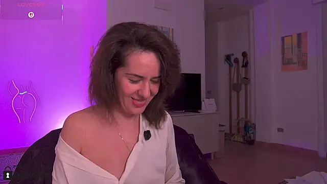 Snapshot of Witch_in_Silk chatting on November 12, 2025, 10:24 pm Witch in Silk online show from November 12, 2025, 10:24 pm