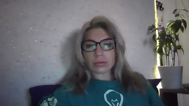 Snapshot of fox_red_lady7 chatting on November 15, 2025, 5:33 am fox red lady7 online show from November 15, 2025, 5:33 am