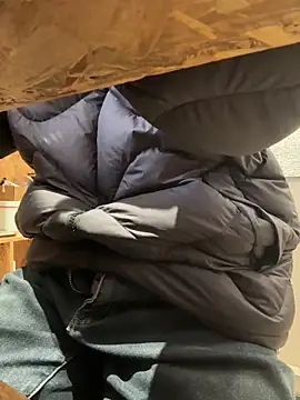 sonwmelt1 online show from March 27, 2026, 9:43 am