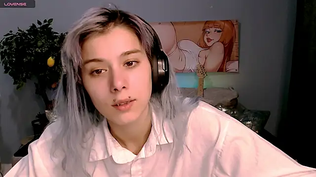 Snapshot of SophieAsh chatting on October 11, 2025, 7:31 am SophieAsh online show from October 11, 2025, 7:31 am