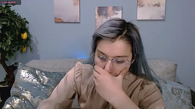 Snapshot of SophieAsh chatting on October 2, 2025, 7:12 am SophieAsh online show from October 2, 2025, 7:12 am