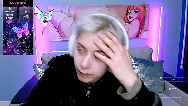 Snapshot of SophieAsh chatting on November 2, 2025, 2:11 pm SophieAsh online show from November 2, 2025, 2:11 pm