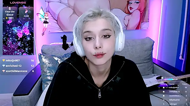 Snapshot of SophieAsh chatting on November 1, 2025, 7:19 pm SophieAsh online show from November 1, 2025, 7:19 pm