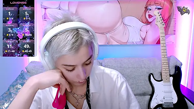 Snapshot of SophieAsh chatting on November 4, 2025, 2:10 pm SophieAsh online show from November 4, 2025, 2:10 pm