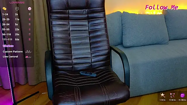 LightKisss online show from December 4, 2025, 11:31 am