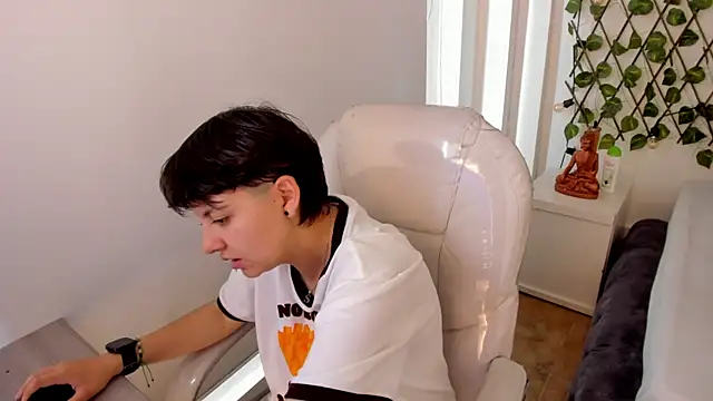 Snapshot of Nathaly_ds chatting on December 4, 2025, 7:24 pm Nathaly ds online show from December 4, 2025, 7:24 pm