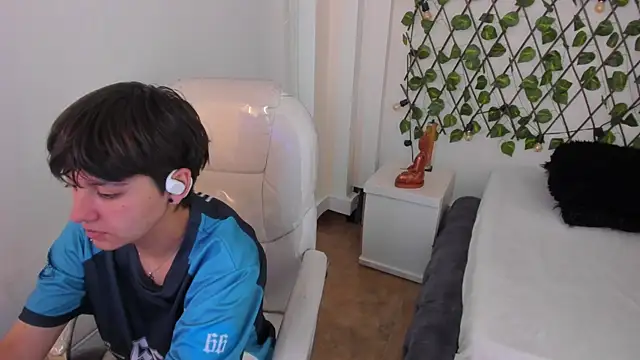 Snapshot of Nathaly_ds chatting on November 27, 2025, 12:05 pm Nathaly ds online show from November 27, 2025, 12:05 pm