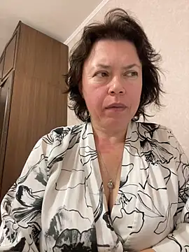 Snapshot of Kiravix chatting on November 23, 2025, 5:23 pm Kiravix online show from November 23, 2025, 5:23 pm