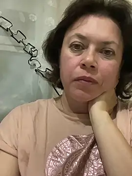 Snapshot of Kiravix chatting on October 7, 2025, 7:15 pm Kiravix online show from October 7, 2025, 7:15 pm