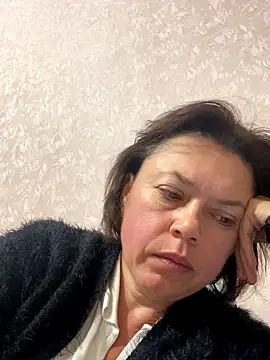 Snapshot of Kiravix chatting on September 30, 2025, 11:55 pm Kiravix online show from September 30, 2025, 11:55 pm