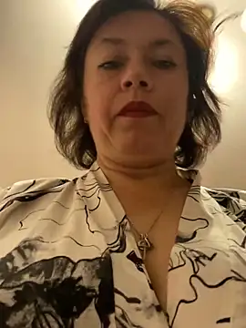 Snapshot of Kiravix chatting on November 28, 2025, 7:14 pm Kiravix online show from November 28, 2025, 7:14 pm