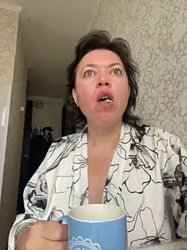 Snapshot of Kiravix chatting on November 6, 2025, 6:50 am Kiravix online show from November 6, 2025, 6:50 am