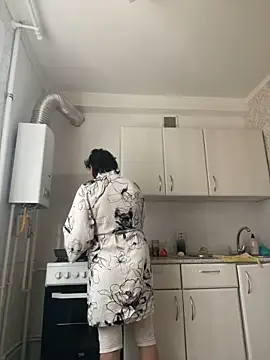 Snapshot of Kiravix chatting on November 5, 2025, 6:38 am Kiravix online show from November 5, 2025, 6:38 am