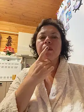 Snapshot of Kiravix chatting on November 3, 2025, 7:50 pm Kiravix online show from November 3, 2025, 7:50 pm