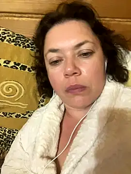 Snapshot of Kiravix chatting on September 27, 2025, 8:26 pm Kiravix online show from September 27, 2025, 8:26 pm