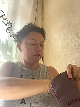 Snapshot of Kiravix chatting on September 29, 2025, 7:15 am Kiravix online show from September 29, 2025, 7:15 am