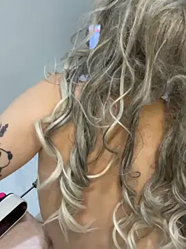 Ozge-SluttyScream69 online show from March 27, 2026, 10:00 pm