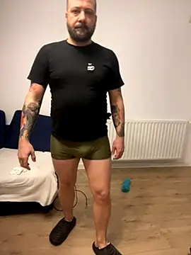 Snapshot of DavidMaros chatting on November 28, 2025, 6:57 am DavidMaros online show from November 28, 2025, 6:57 am