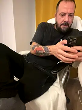 Snapshot of DavidMaros chatting on November 3, 2025, 3:23 am DavidMaros online show from November 3, 2025, 3:23 am