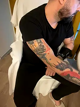 Snapshot of DavidMaros chatting on October 30, 2025, 5:39 am DavidMaros online show from October 30, 2025, 5:39 am