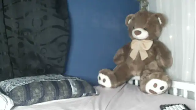 lishainparis18 online show from March 26, 2026, 9:13 pm